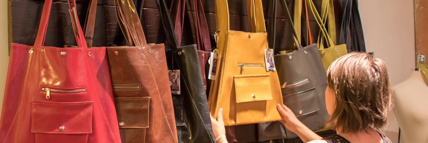 Clever Display Ideas to Sell More Handbags in Your Store or Booth