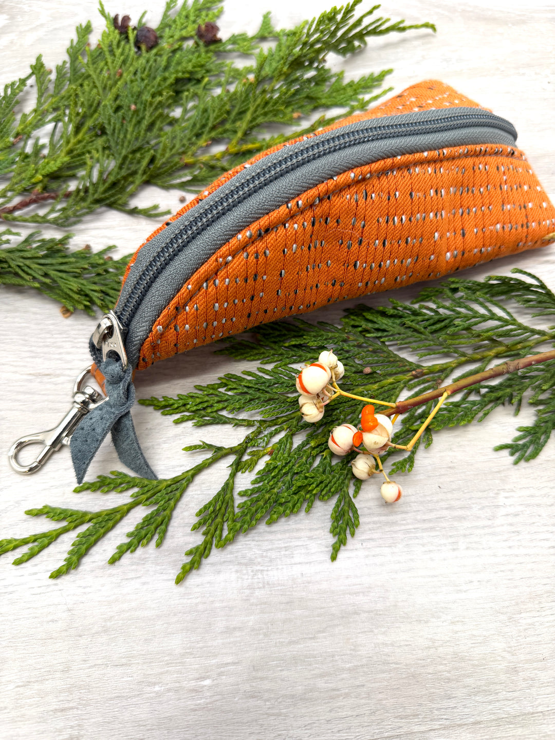 Cushioned Glasses Cases with ZIpper closure and Clip