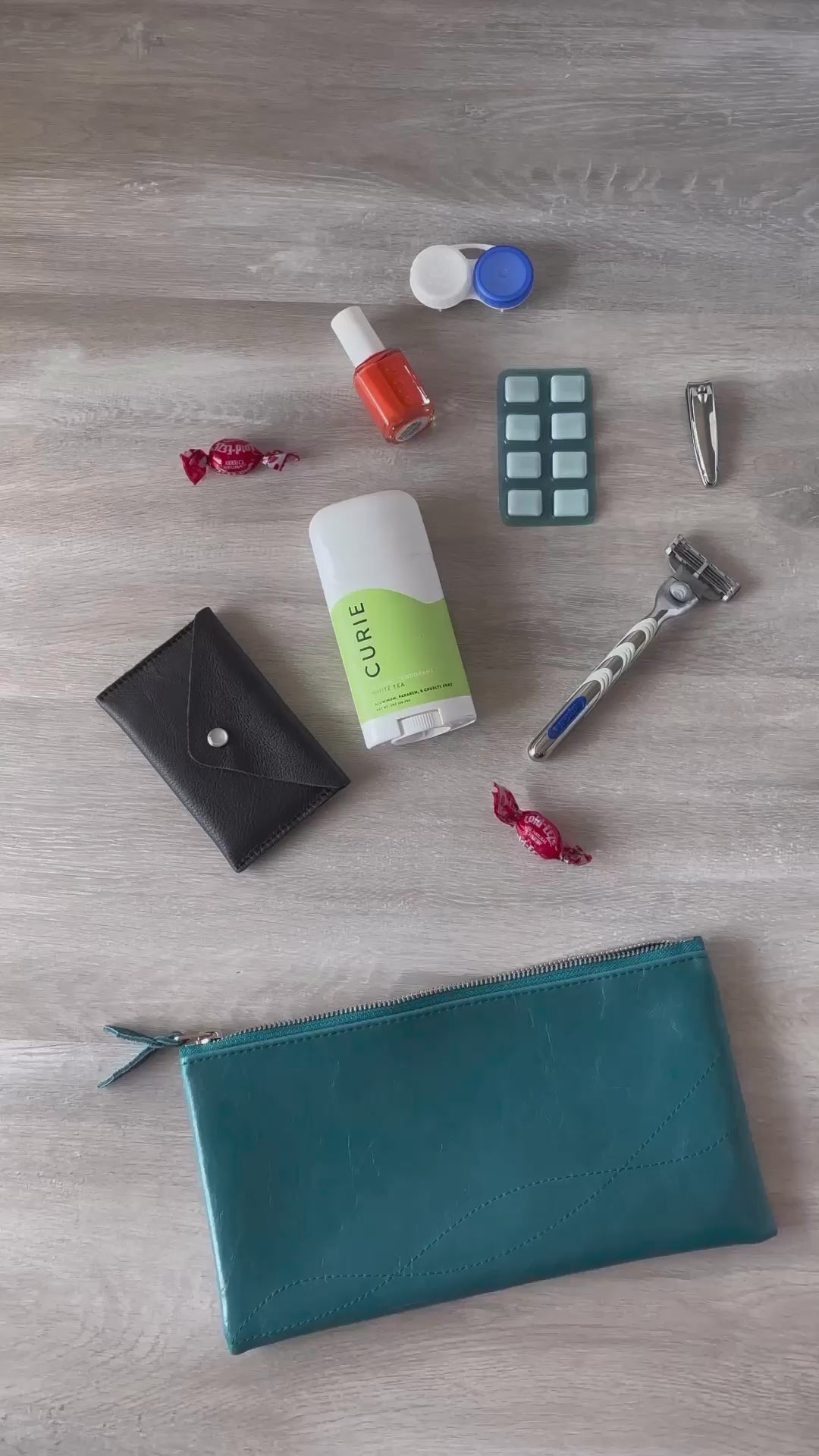 Limited edition Large Valet Pouch from Vintage Fabric#color_lucille-ball-floral